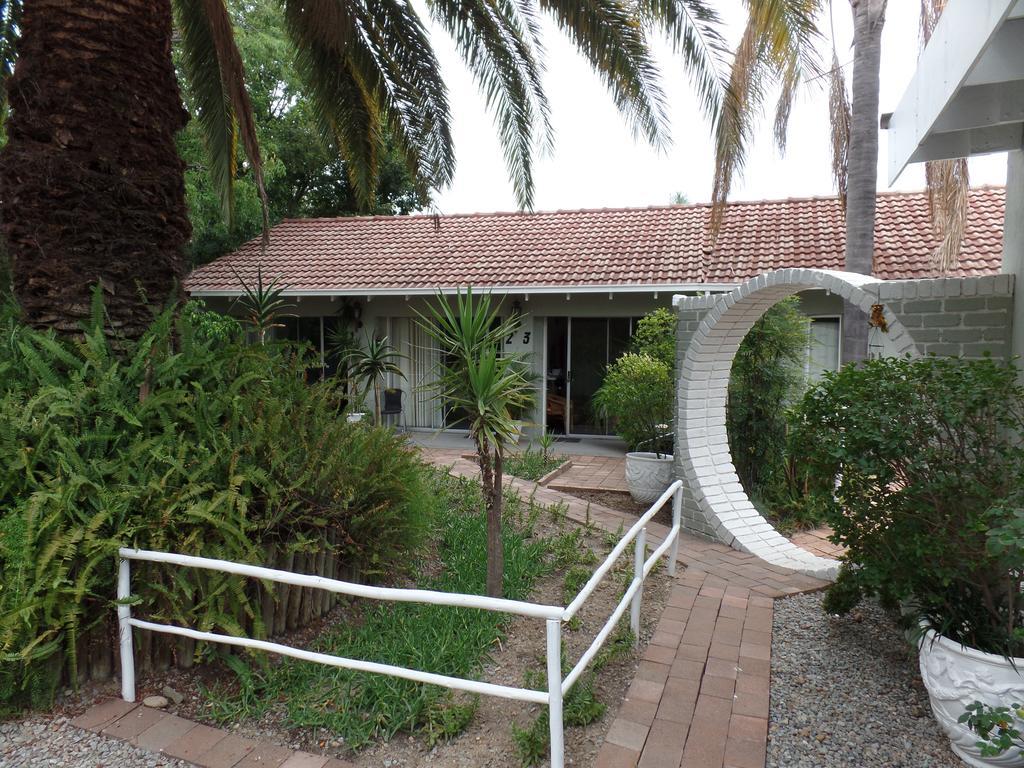 Old Umtali Guest House Йоханесбург Екстериор снимка